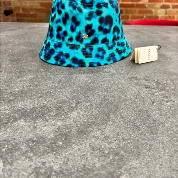 SANDRO Reversible Leopard print bucket hat - Picture 5 of 8